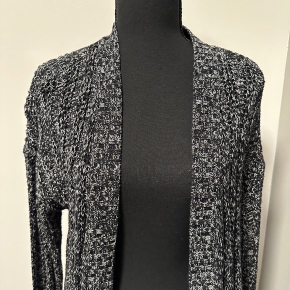 *AMERICAN EAGLE OUTFITTERS* Black x White Open Front Cardigan Sweater Size Med - Picture 2 of 7